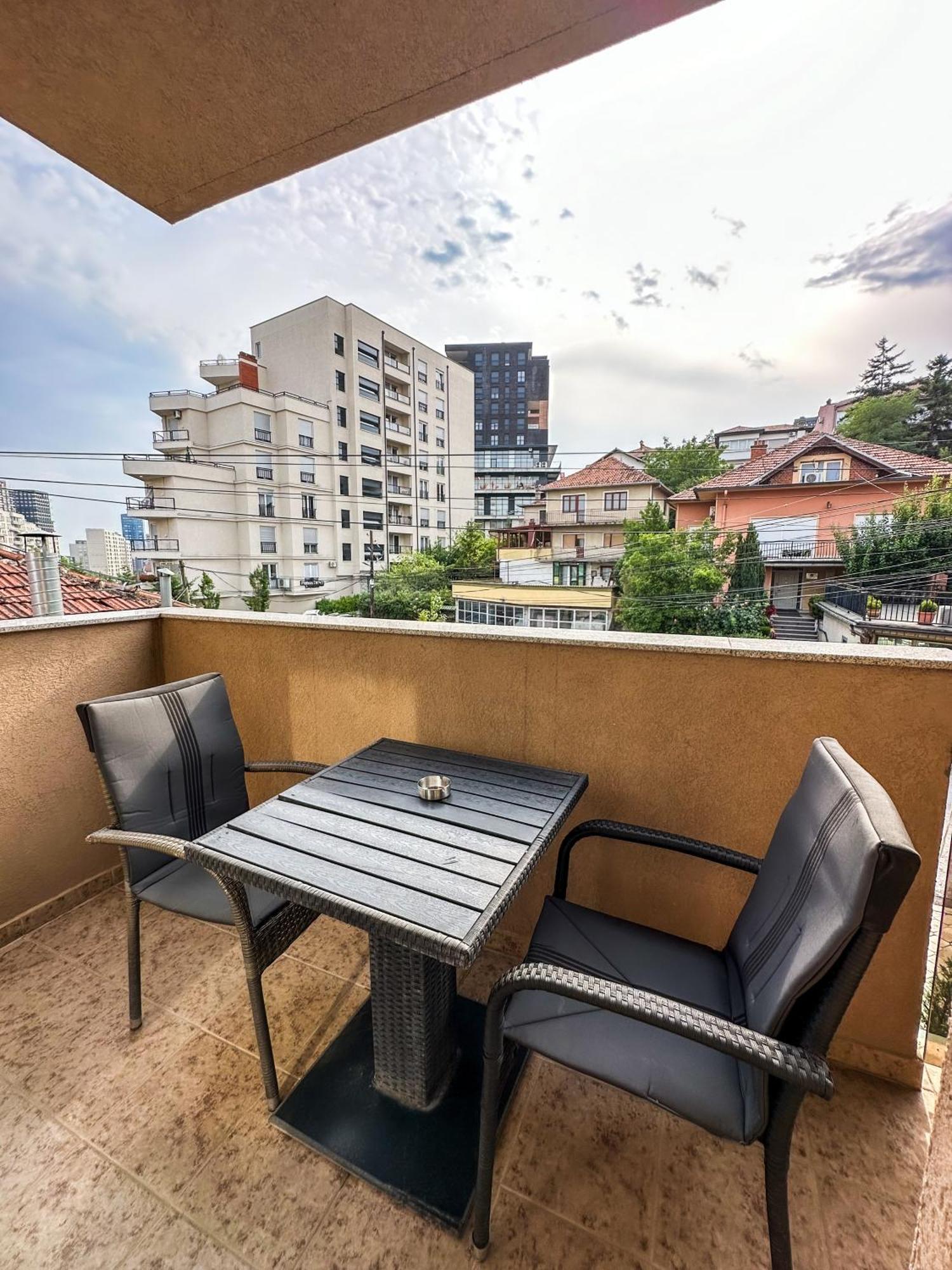Grand Apartments Prishtina Pristina Esterno foto