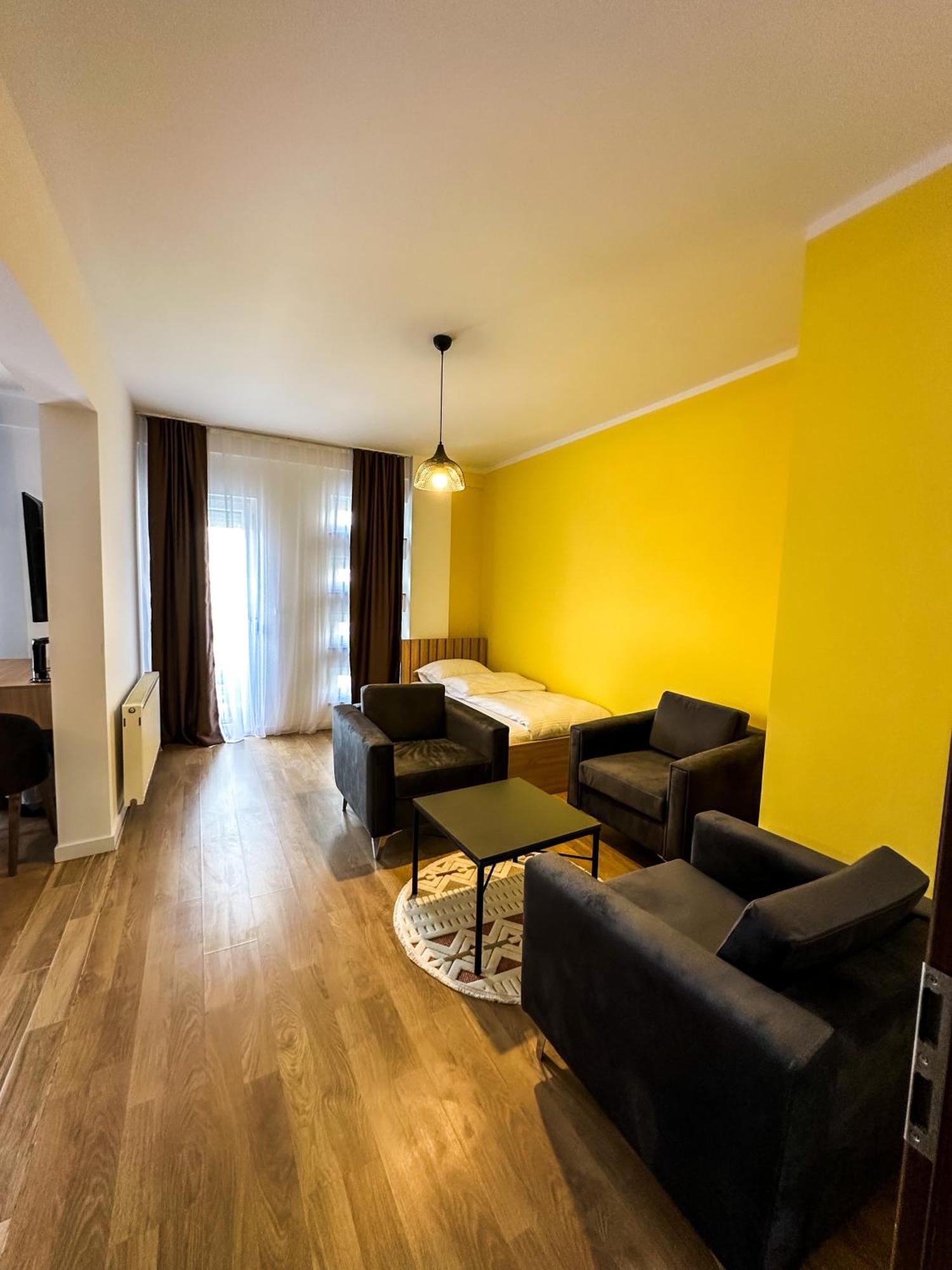 Grand Apartments Prishtina Pristina Esterno foto
